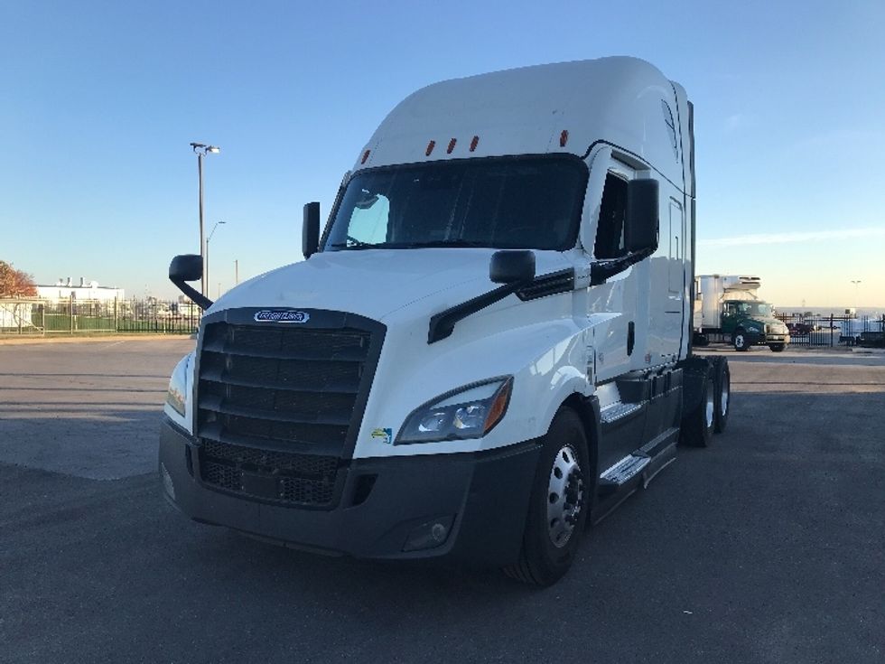 Sleeper Tractor-Heavy Duty Tractors-Freightliner-2021-T12664ST-Kansas City-MO-567,700\n\t\tmiles-$ 64,250 - Image 3