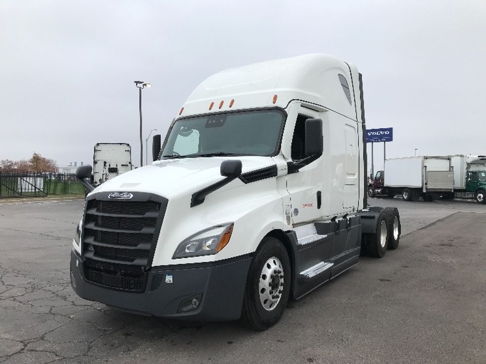 Sleeper Tractor-Heavy Duty Tractors-Freightliner-2021-T12664ST-Kansas City-MO-569,515\n\t\tmiles-$ 64,250 - Image 3