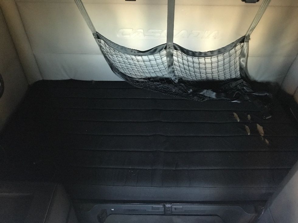 Sleeper Tractor-Heavy Duty Tractors-Freightliner-2021-T12664ST-Kansas City-MO-586,684\n\t\tmiles-$ 62,500 - Image 17