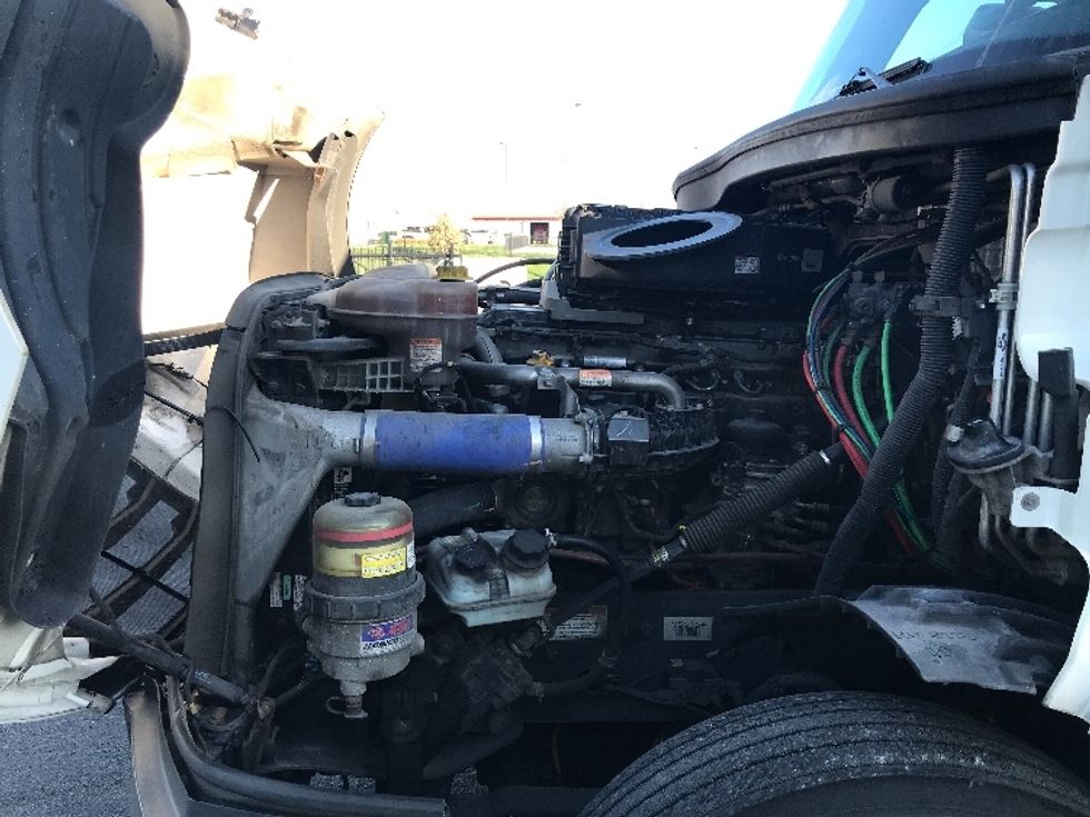 Sleeper Tractor-Heavy Duty Tractors-Freightliner-2021-T12664ST-Kansas City-MO-586,684\n\t\tmiles-$ 62,500 - Image 21