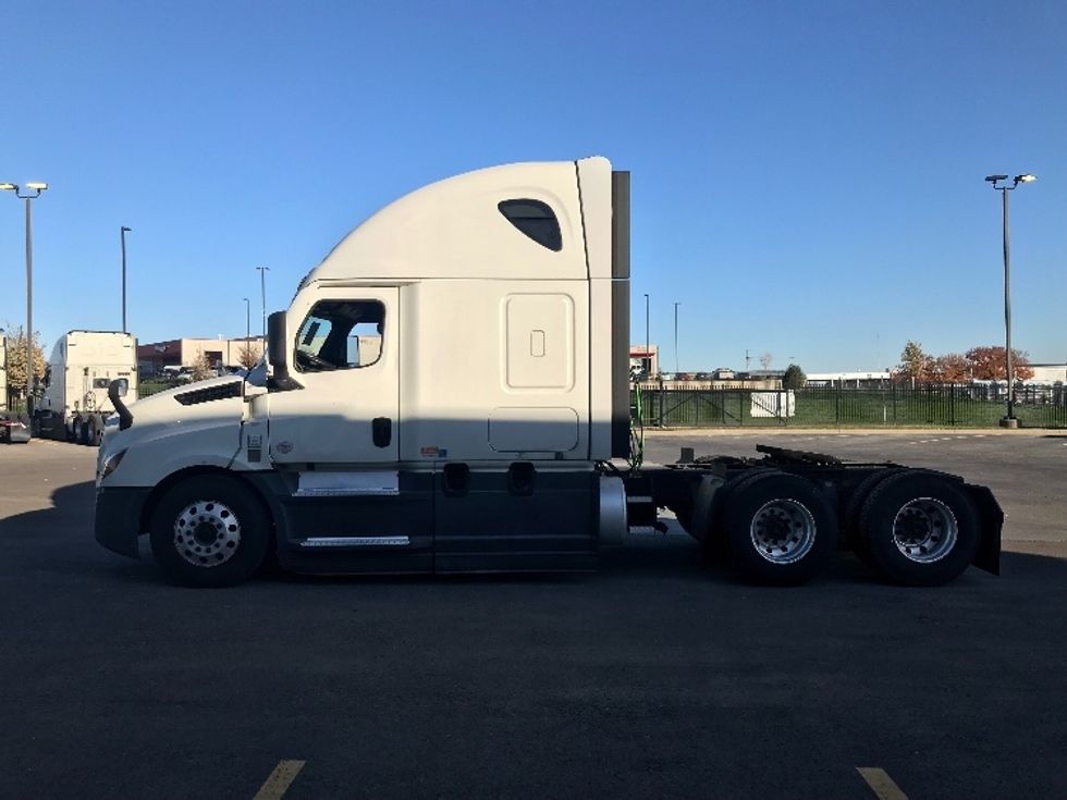 Sleeper Tractor-Heavy Duty Tractors-Freightliner-2021-T12664ST-Kansas City-MO-586,684\n\t\tmiles-$ 62,500 - Image 4