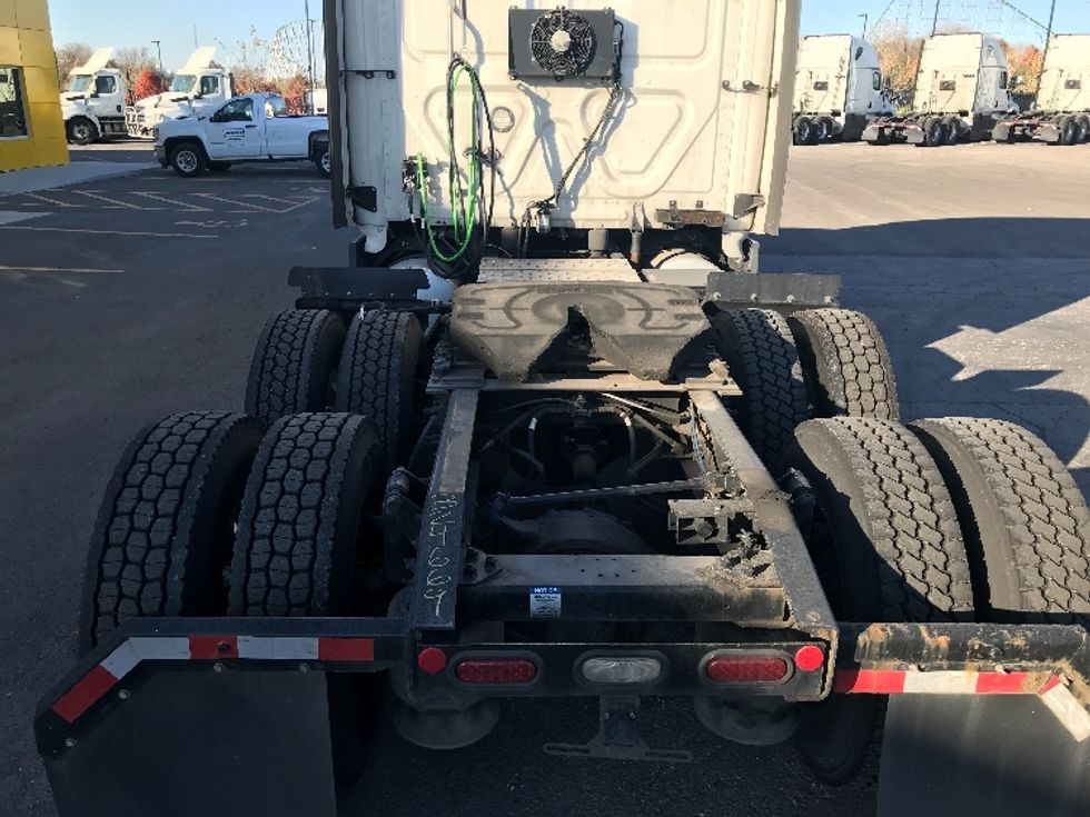 Sleeper Tractor-Heavy Duty Tractors-Freightliner-2021-T12664ST-Kansas City-MO-586,684\n\t\tmiles-$ 62,500 - Image 6