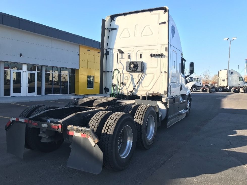 Sleeper Tractor-Heavy Duty Tractors-Freightliner-2021-T12664ST-Kansas City-MO-586,684\n\t\tmiles-$ 62,500 - Image 7