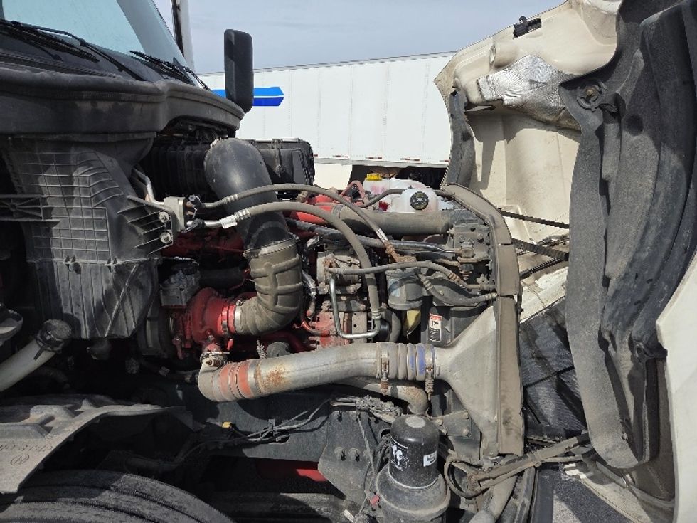 Sleeper Tractor-Heavy Duty Tractors-Freightliner-2021-T12664ST-Kansas City-MO-607,996\n\t\tmiles-$ 55,250 - Image 20