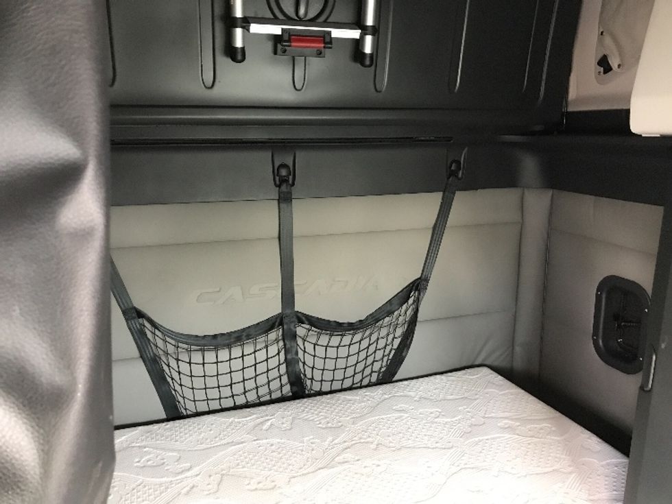 Sleeper Tractor-Heavy Duty Tractors-Freightliner-2021-T12664ST-Kansas City-MO-627,460\n\t\tmiles-$ 58,750 - Image 16