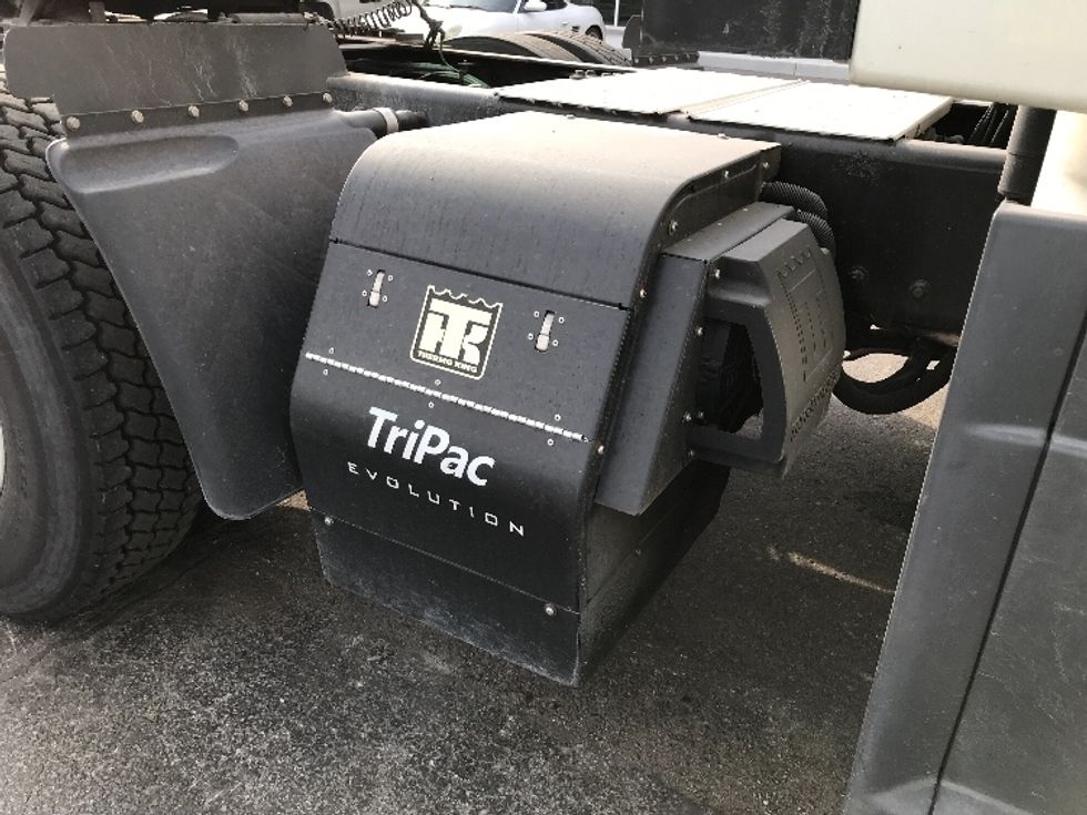 Sleeper Tractor-Heavy Duty Tractors-Freightliner-2021-T12664ST-Kansas City-MO-627,460\n\t\tmiles-$ 58,750 - Image 22