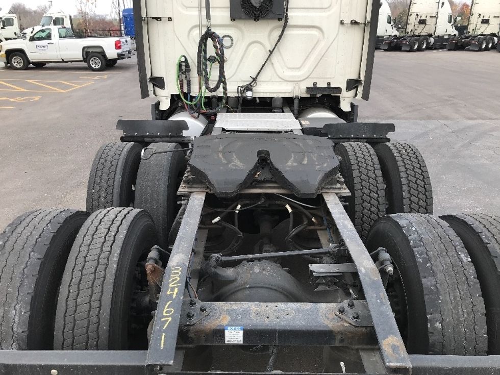 Sleeper Tractor-Heavy Duty Tractors-Freightliner-2021-T12664ST-Kansas City-MO-627,460\n\t\tmiles-$ 58,750 - Image 6