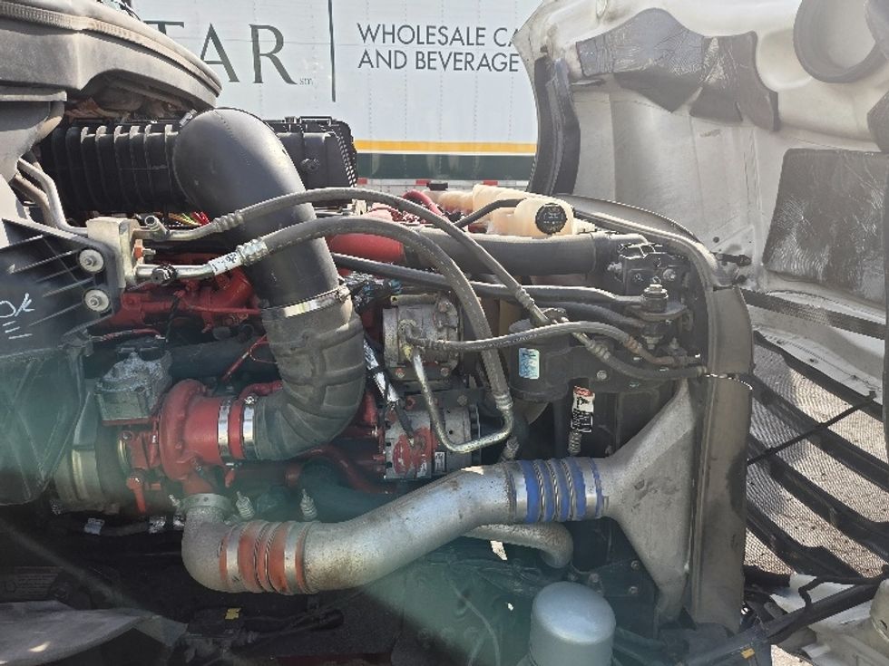 Sleeper Tractor-Heavy Duty Tractors-Freightliner-2021-T12664ST-Kansas City-MO-657,130\n\t\tmiles-$ 48,500 - Image 20