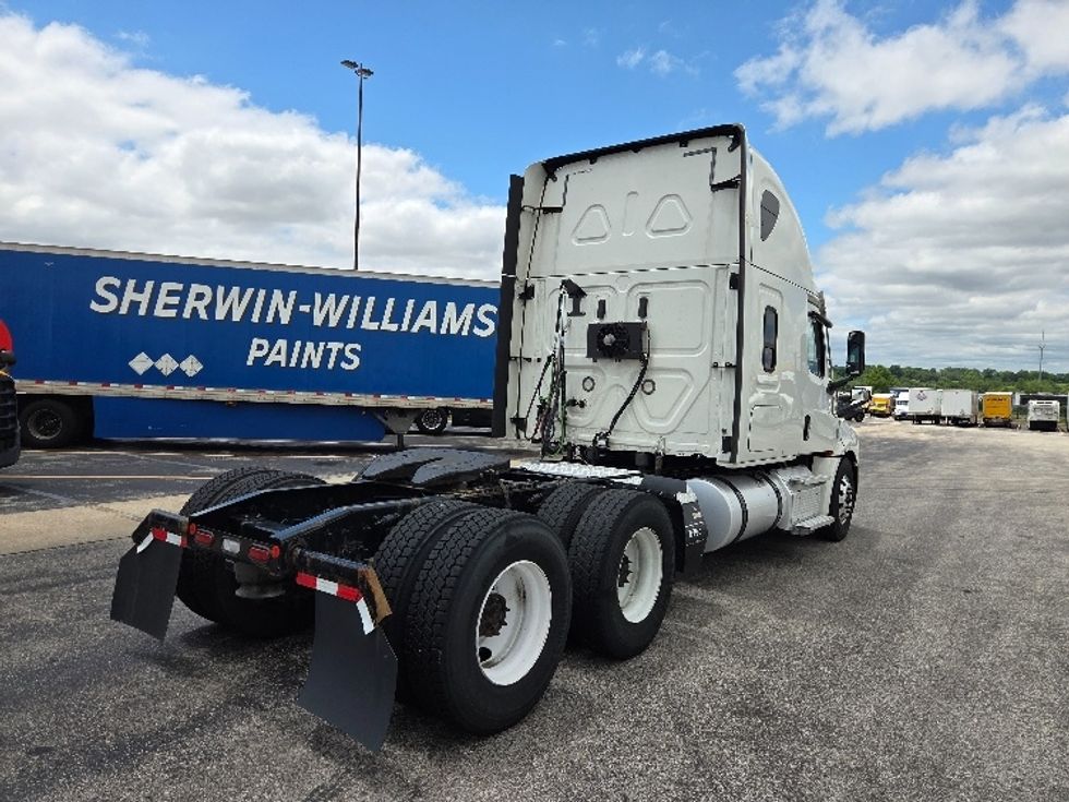 Sleeper Tractor-Heavy Duty Tractors-Freightliner-2021-T12664ST-Kansas City-MO-676,061\n\t\tmiles-$ 51,500 - Image 7