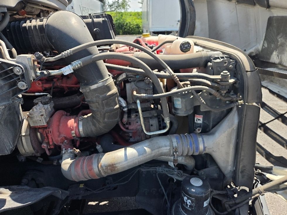 Sleeper Tractor-Heavy Duty Tractors-Freightliner-2021-T12664ST-Kansas City-MO-699,174\n\t\tmiles-$ 48,750 - Image 19