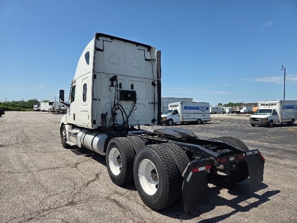Sleeper Tractor-Heavy Duty Tractors-Freightliner-2021-T12664ST-Kansas City-MO-699,174\n\t\tmiles-$ 48,750 - Image 5