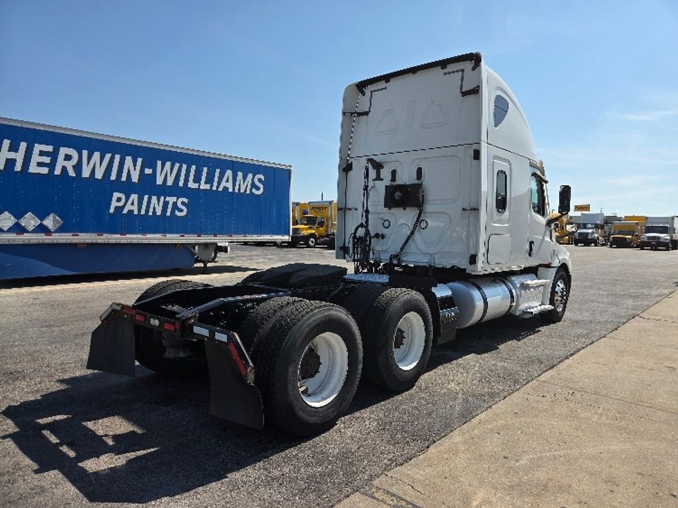 Sleeper Tractor-Heavy Duty Tractors-Freightliner-2021-T12664ST-Kansas City-MO-704,907\n\t\tmiles-$ 49,500 - Image 7