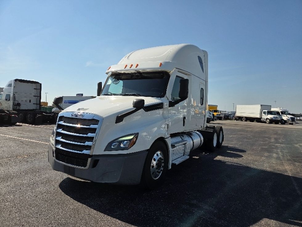 Sleeper Tractor-Heavy Duty Tractors-Freightliner-2021-T12664ST-Kansas City-MO-706,764\n\t\tmiles-$ 49,250 - Image 3