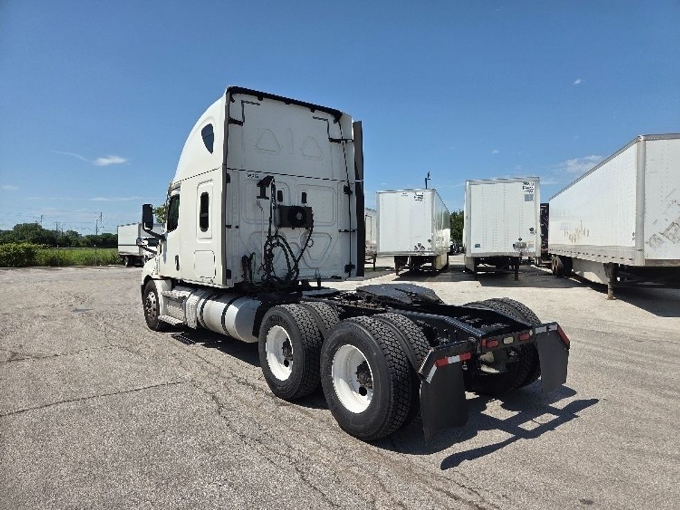 Sleeper Tractor-Heavy Duty Tractors-Freightliner-2021-T12664ST-Kansas City-MO-710,175\n\t\tmiles-$ 47,250 - Image 5