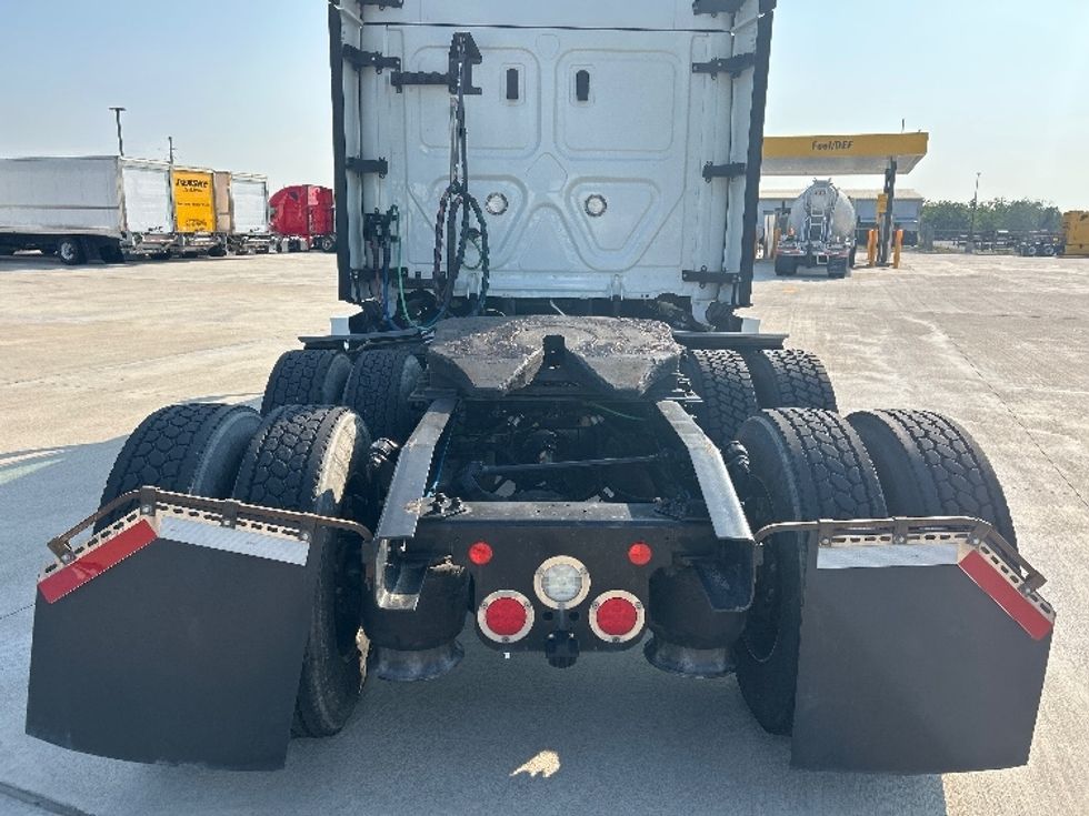 Sleeper Tractor-Heavy Duty Tractors-Freightliner-2021-T12664ST-Katy-TX-418,147\n\t\tmiles-$ 77,000 - Image 6