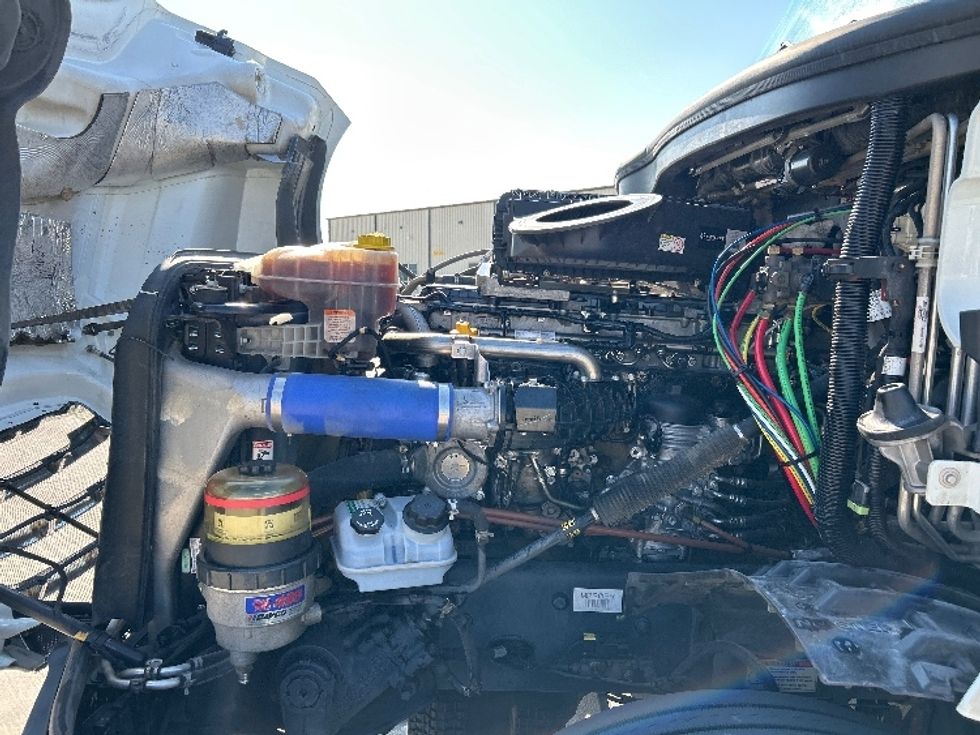 Sleeper Tractor-Heavy Duty Tractors-Freightliner-2021-T12664ST-Katy-TX-451,830\n\t\tmiles-$ 73,500 - Image 21