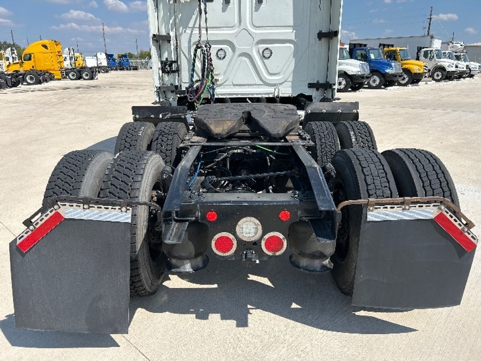 Sleeper Tractor-Heavy Duty Tractors-Freightliner-2021-T12664ST-Katy-TX-451,830\n\t\tmiles-$ 73,500 - Image 6