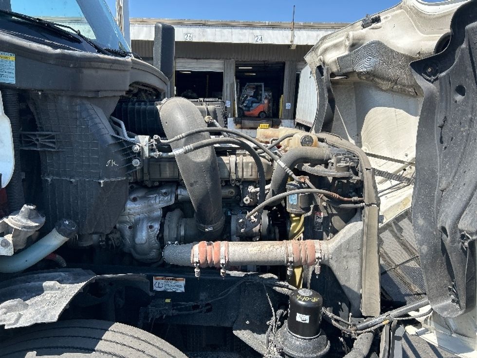 Sleeper Tractor-Heavy Duty Tractors-Freightliner-2021-T12664ST-Kearny-NJ-600,268\n\t\tmiles-$ 56,000 - Image 20