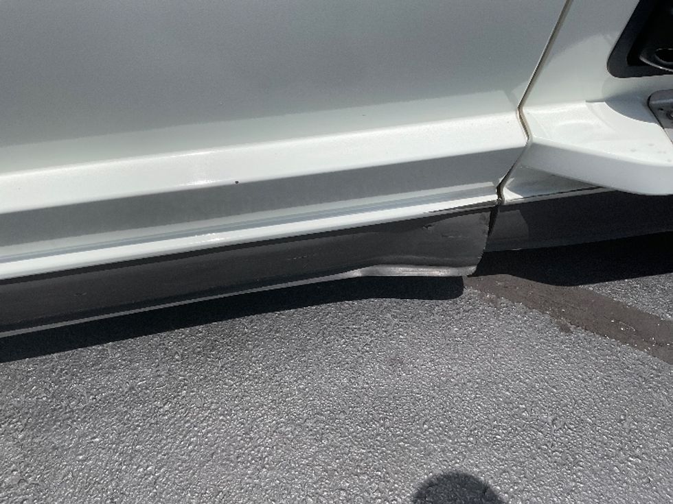 Sleeper Tractor-Heavy Duty Tractors-Freightliner-2021-T12664ST-Kennesaw-GA-553,903\n\t\tmiles-$ 62,750 - Image 22