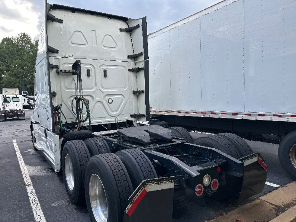 Sleeper Tractor-Heavy Duty Tractors-Freightliner-2021-T12664ST-Kennesaw-GA-553,903\n\t\tmiles-$ 62,750 - Image 5