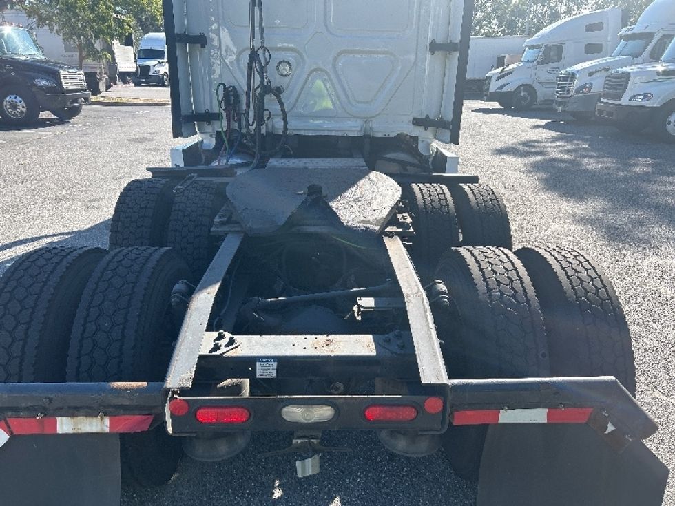 Sleeper Tractor-Heavy Duty Tractors-Freightliner-2021-T12664ST-King Of Prussia-PA-556,793\n\t\tmiles-$ 58,250 - Image 6