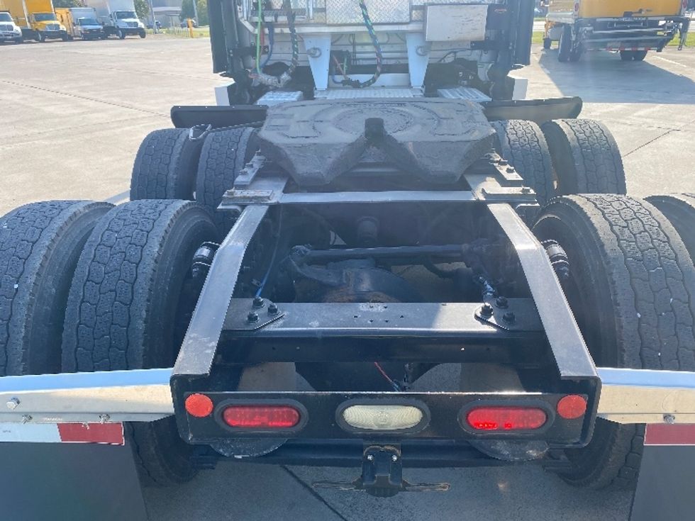 Sleeper Tractor-Heavy Duty Tractors-Freightliner-2021-T12664ST-Knoxville-TN-300,208\n\t\tmiles-$ 90,000 - Image 6