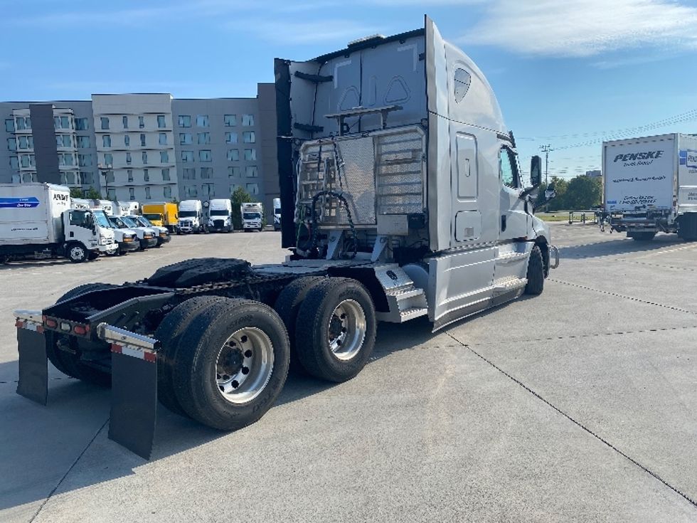 Sleeper Tractor-Heavy Duty Tractors-Freightliner-2021-T12664ST-Knoxville-TN-300,208\n\t\tmiles-$ 90,000 - Image 7