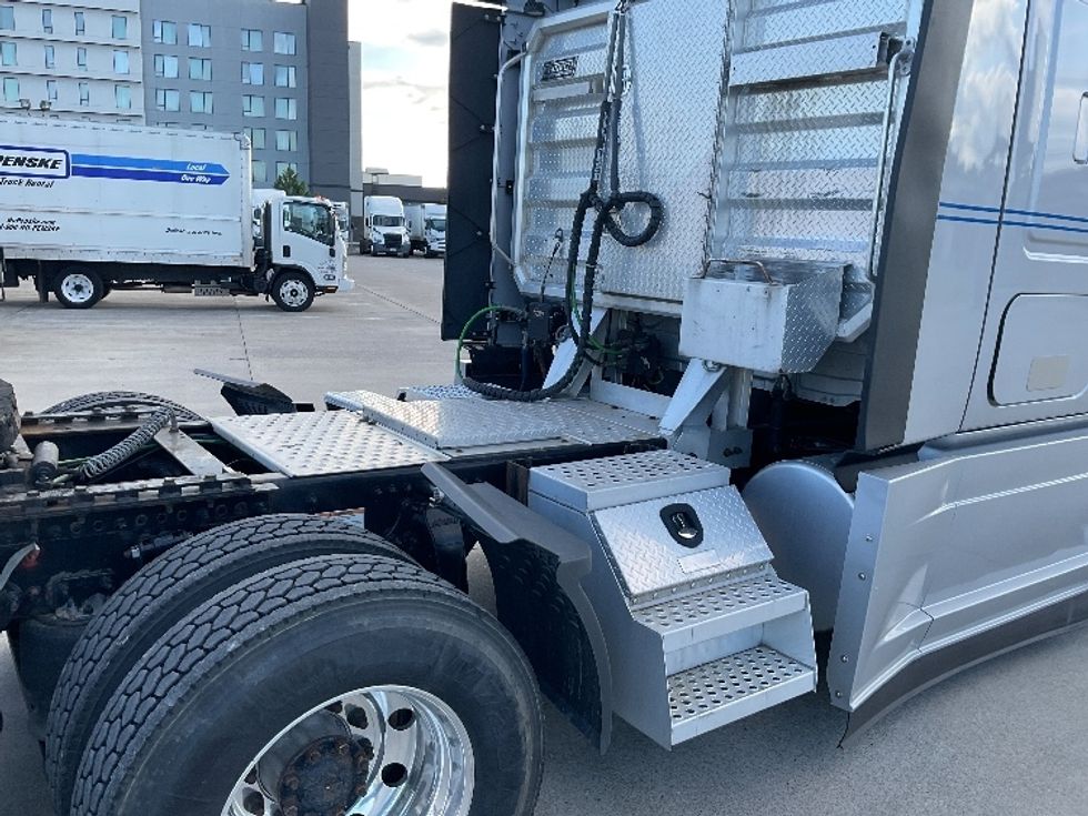 Sleeper Tractor-Heavy Duty Tractors-Freightliner-2021-T12664ST-Knoxville-TN-314,500\n\t\tmiles-$ 89,000 - Image 23