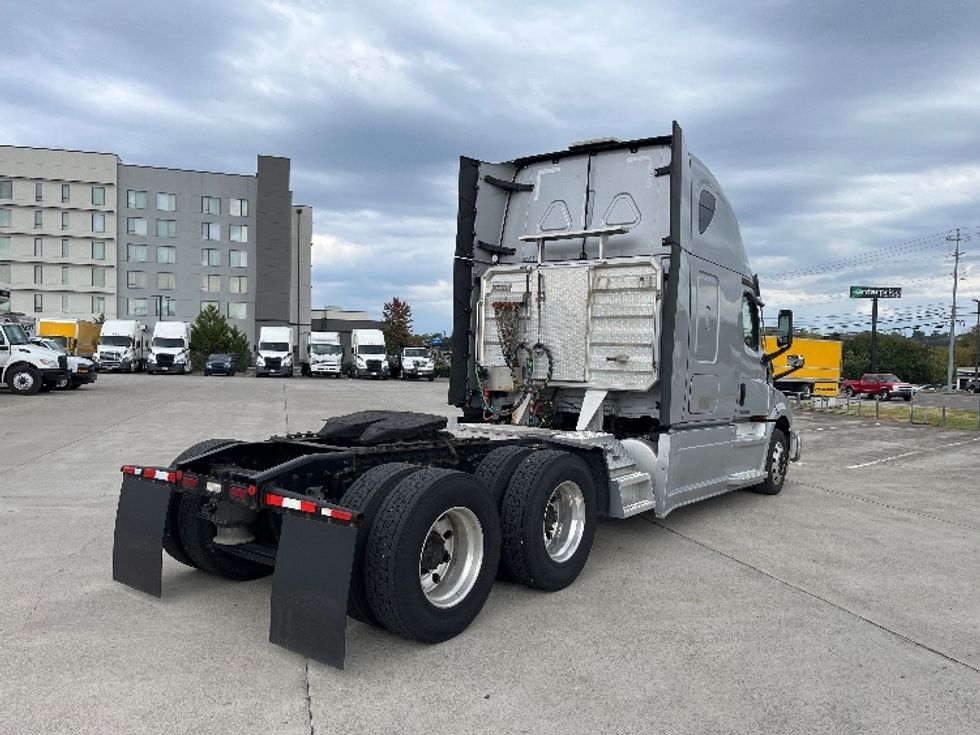 Sleeper Tractor-Heavy Duty Tractors-Freightliner-2021-T12664ST-Knoxville-TN-367,412\n\t\tmiles-$ 85,750 - Image 7