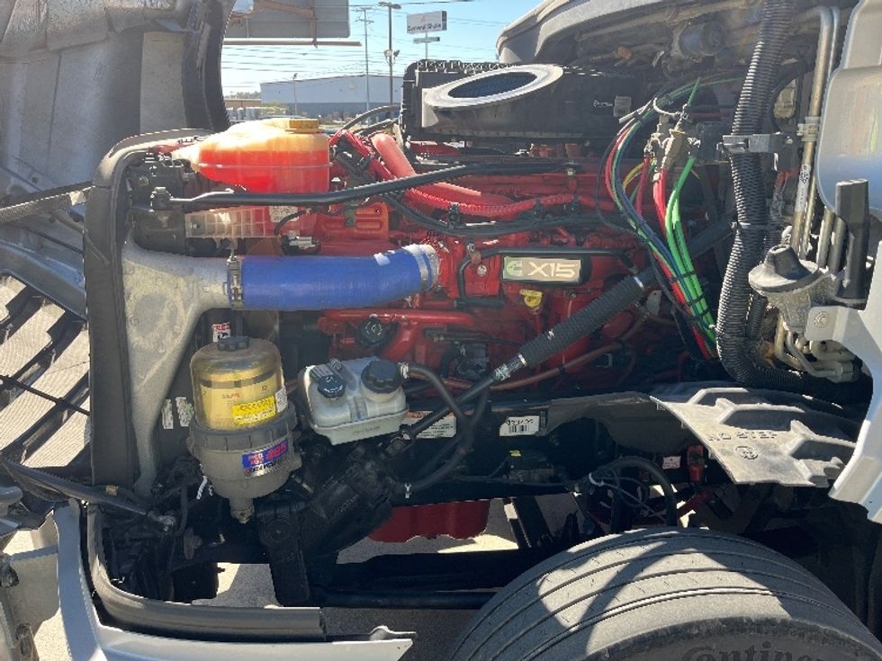 Sleeper Tractor-Heavy Duty Tractors-Freightliner-2021-T12664ST-Knoxville-TN-435,391\n\t\tmiles-$ 80,250 - Image 20