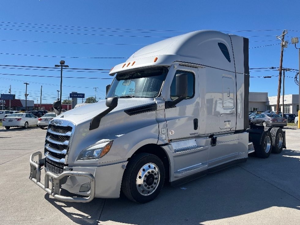 Sleeper Tractor-Heavy Duty Tractors-Freightliner-2021-T12664ST-Knoxville-TN-435,391\n\t\tmiles-$ 80,250 - Image 3