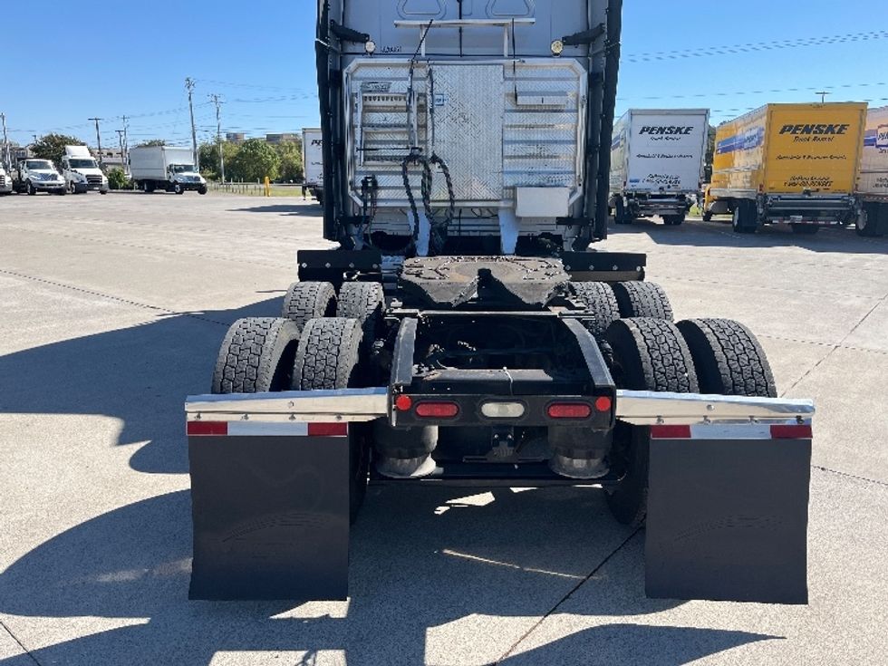 Sleeper Tractor-Heavy Duty Tractors-Freightliner-2021-T12664ST-Knoxville-TN-435,391\n\t\tmiles-$ 80,250 - Image 6