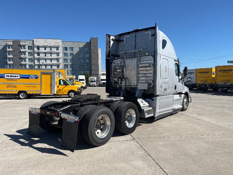Sleeper Tractor-Heavy Duty Tractors-Freightliner-2021-T12664ST-Knoxville-TN-435,391\n\t\tmiles-$ 80,250 - Image 7