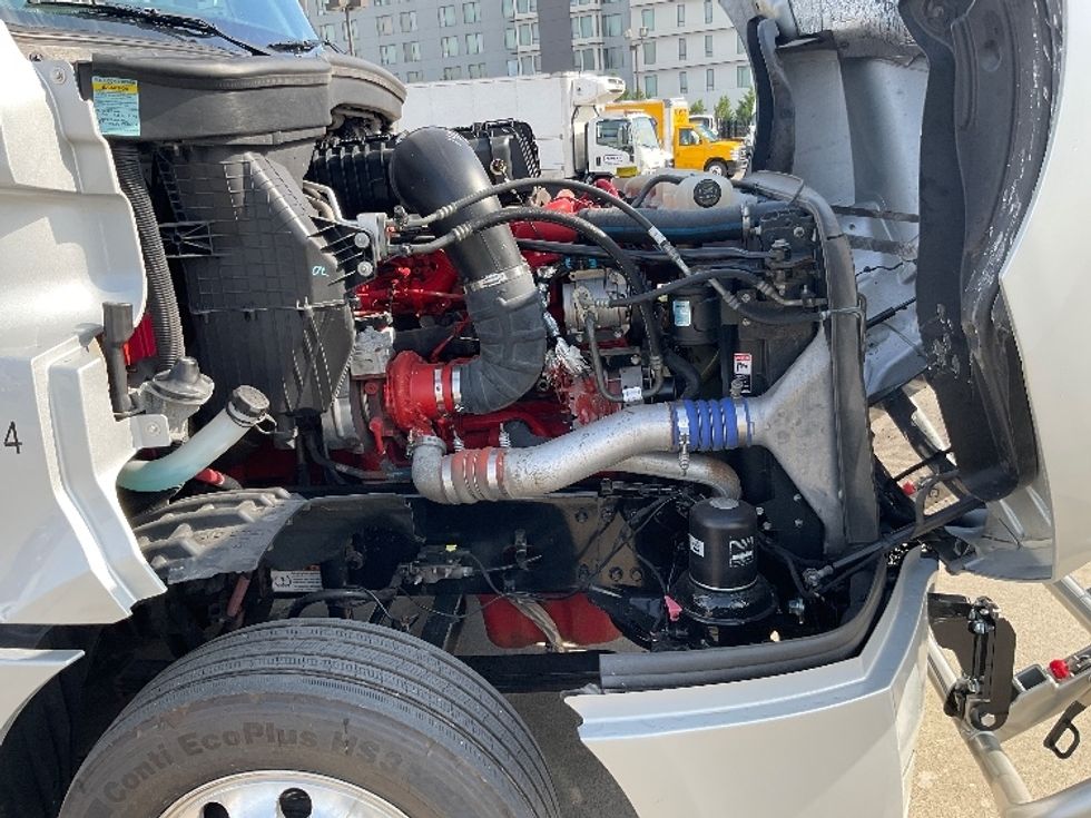 Sleeper Tractor-Heavy Duty Tractors-Freightliner-2021-T12664ST-Knoxville-TN-477,557\n\t\tmiles-$ 75,250 - Image 20