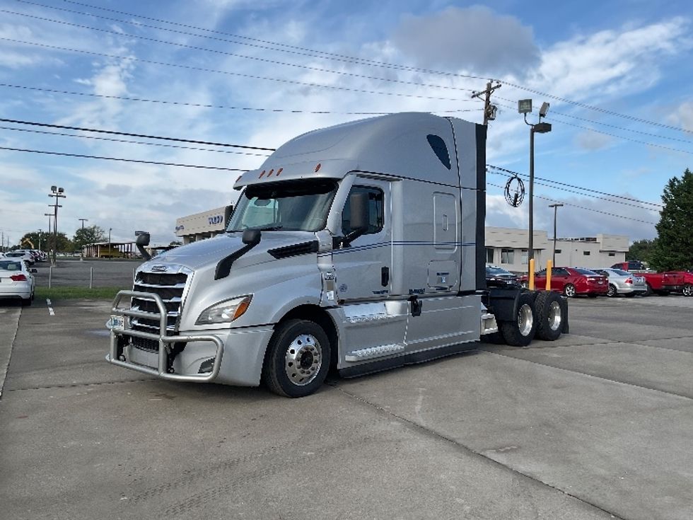 Sleeper Tractor-Heavy Duty Tractors-Freightliner-2021-T12664ST-Knoxville-TN-477,557\n\t\tmiles-$ 75,250 - Image 3