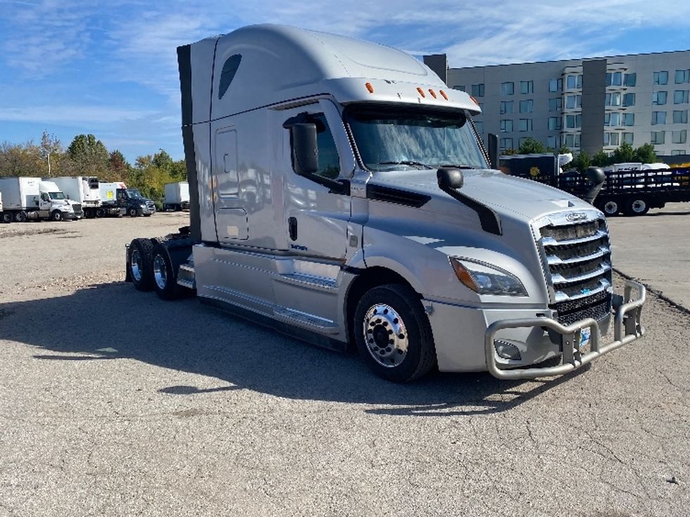 Sleeper Tractor-Heavy Duty Tractors-Freightliner-2021-T12664ST-Knoxville-TN-491,066\n\t\tmiles-$ 74,750 - Image 1