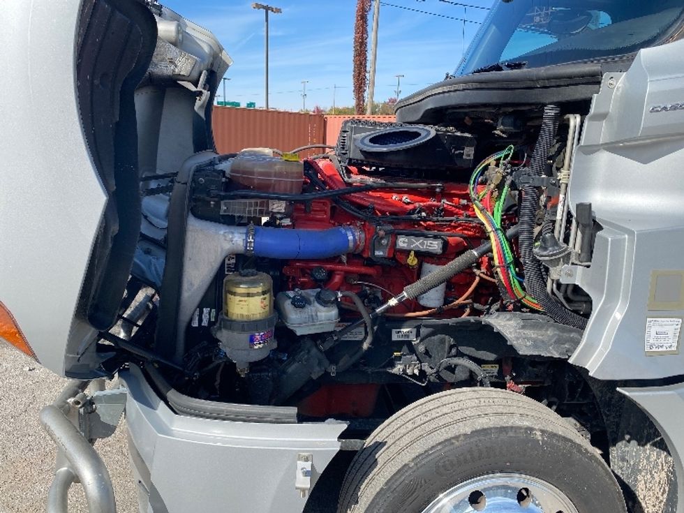 Sleeper Tractor-Heavy Duty Tractors-Freightliner-2021-T12664ST-Knoxville-TN-491,066\n\t\tmiles-$ 74,750 - Image 21