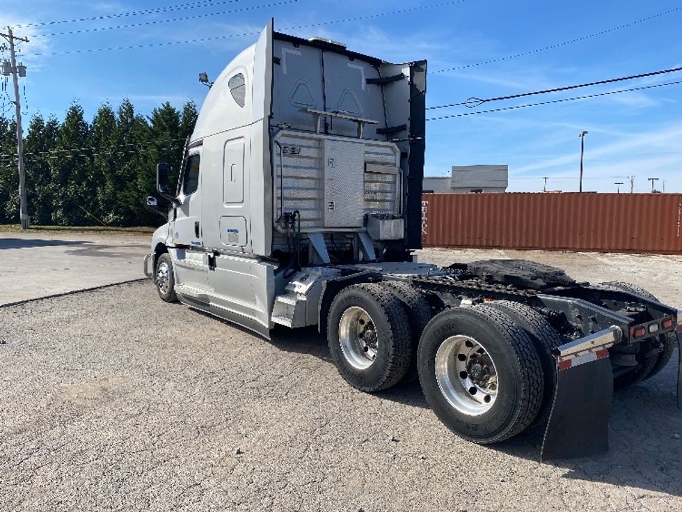 Sleeper Tractor-Heavy Duty Tractors-Freightliner-2021-T12664ST-Knoxville-TN-491,066\n\t\tmiles-$ 74,750 - Image 5