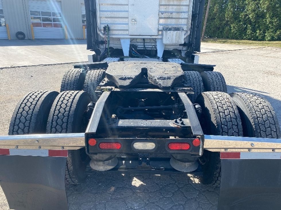 Sleeper Tractor-Heavy Duty Tractors-Freightliner-2021-T12664ST-Knoxville-TN-491,066\n\t\tmiles-$ 74,750 - Image 6