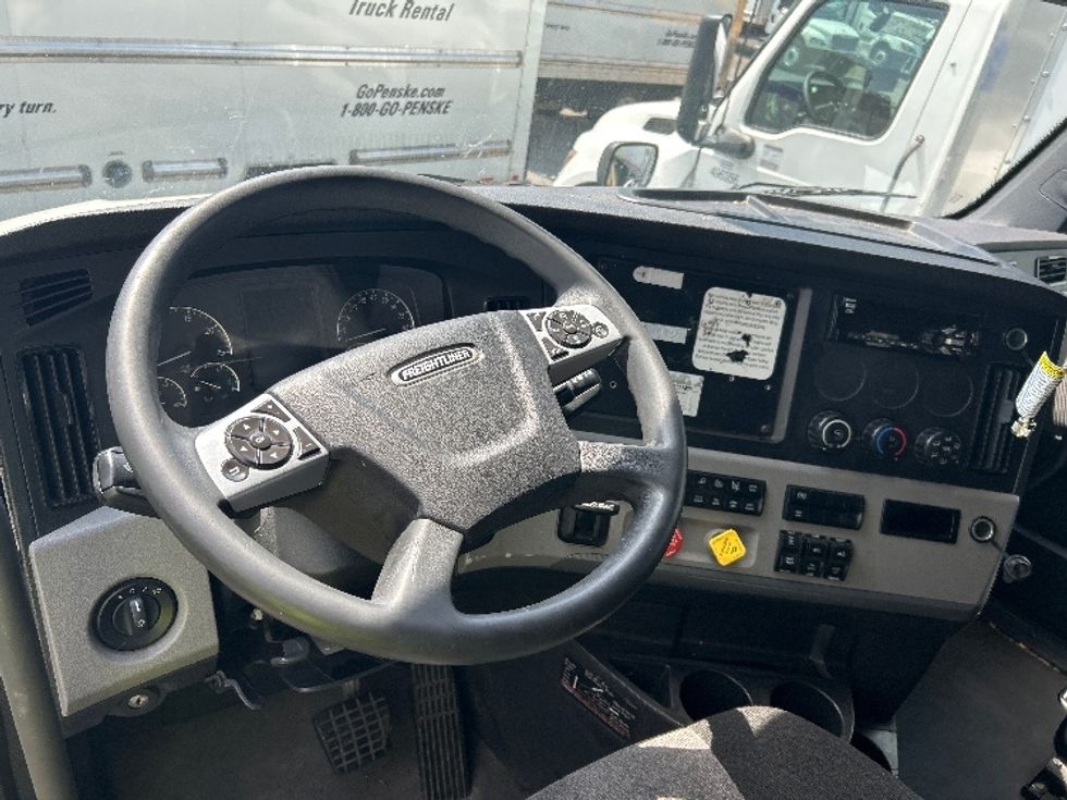 Sleeper Tractor-Heavy Duty Tractors-Freightliner-2021-T12664ST-Knoxville-TN-541,655\n\t\tmiles-$ 63,750 - Image 11