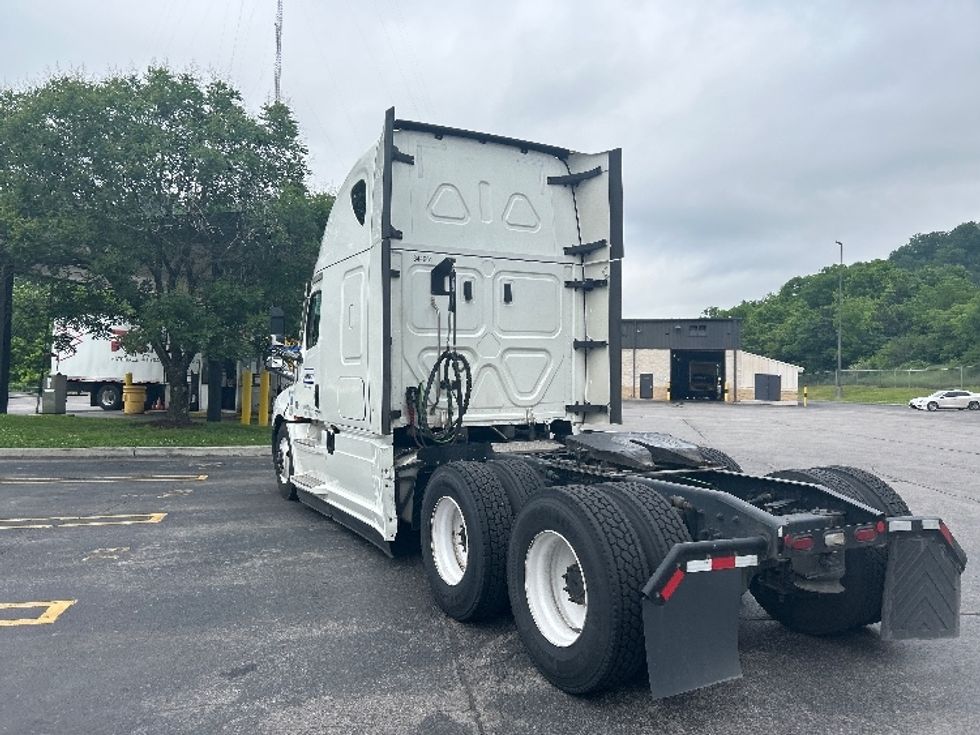 Sleeper Tractor-Heavy Duty Tractors-Freightliner-2021-T12664ST-Knoxville-TN-541,655\n\t\tmiles-$ 63,750 - Image 5