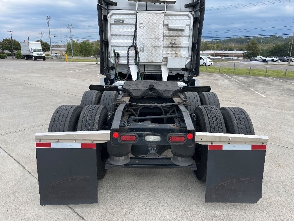 Sleeper Tractor-Heavy Duty Tractors-Freightliner-2021-T12664ST-Knoxville-TN-629,013\n\t\tmiles-$ 62,000 - Image 6