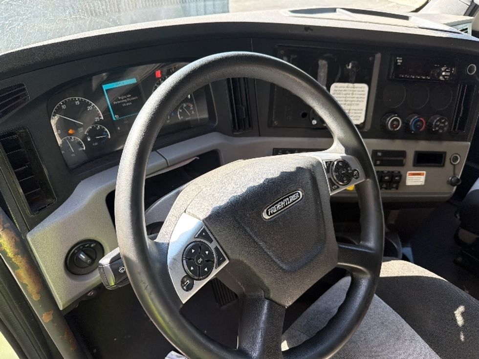 Sleeper Tractor-Heavy Duty Tractors-Freightliner-2021-T12664ST-La Mirada-CA-482,328\n\t\tmiles-$ 75,000 - Image 11
