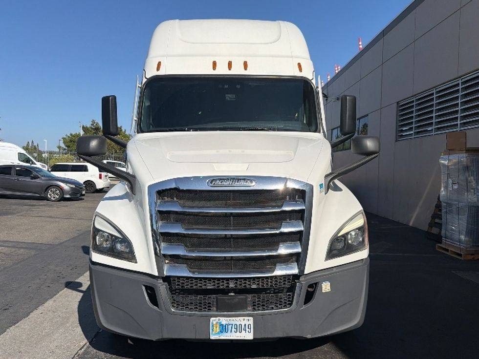 Sleeper Tractor-Heavy Duty Tractors-Freightliner-2021-T12664ST-La Mirada-CA-482,328\n\t\tmiles-$ 75,000 - Image 2