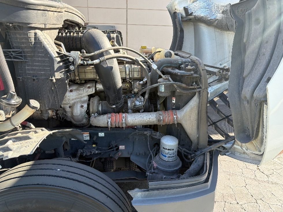 Sleeper Tractor-Heavy Duty Tractors-Freightliner-2021-T12664ST-La Mirada-CA-482,328\n\t\tmiles-$ 75,000 - Image 20