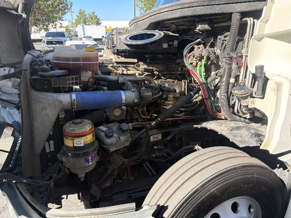 Sleeper Tractor-Heavy Duty Tractors-Freightliner-2021-T12664ST-La Mirada-CA-482,328\n\t\tmiles-$ 75,000 - Image 21