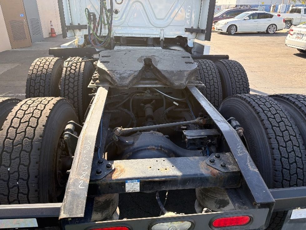 Sleeper Tractor-Heavy Duty Tractors-Freightliner-2021-T12664ST-La Mirada-CA-482,328\n\t\tmiles-$ 75,000 - Image 6