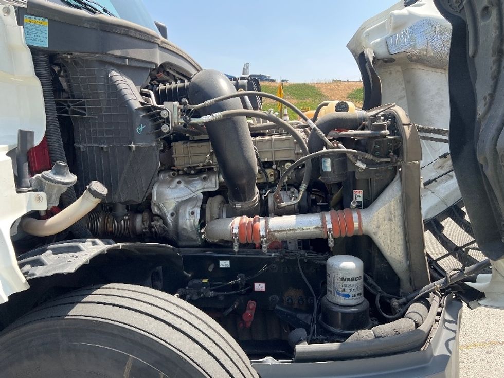 Sleeper Tractor-Heavy Duty Tractors-Freightliner-2021-T12664ST-La Mirada-CA-537,807\n\t\tmiles-$ 66,750 - Image 20