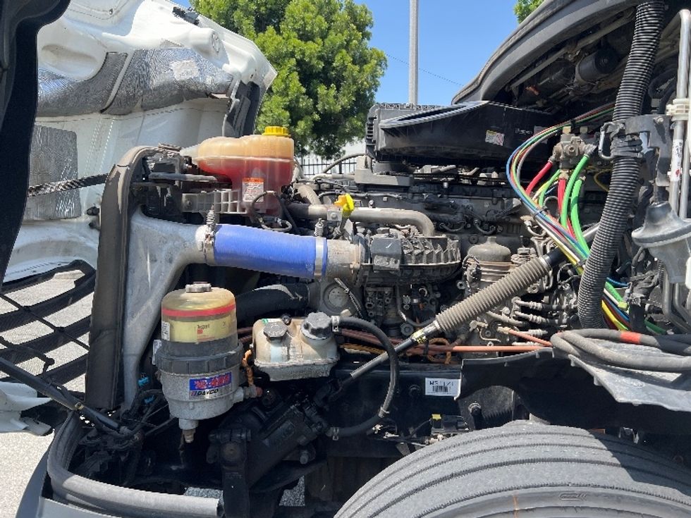 Sleeper Tractor-Heavy Duty Tractors-Freightliner-2021-T12664ST-La Mirada-CA-537,807\n\t\tmiles-$ 66,750 - Image 21