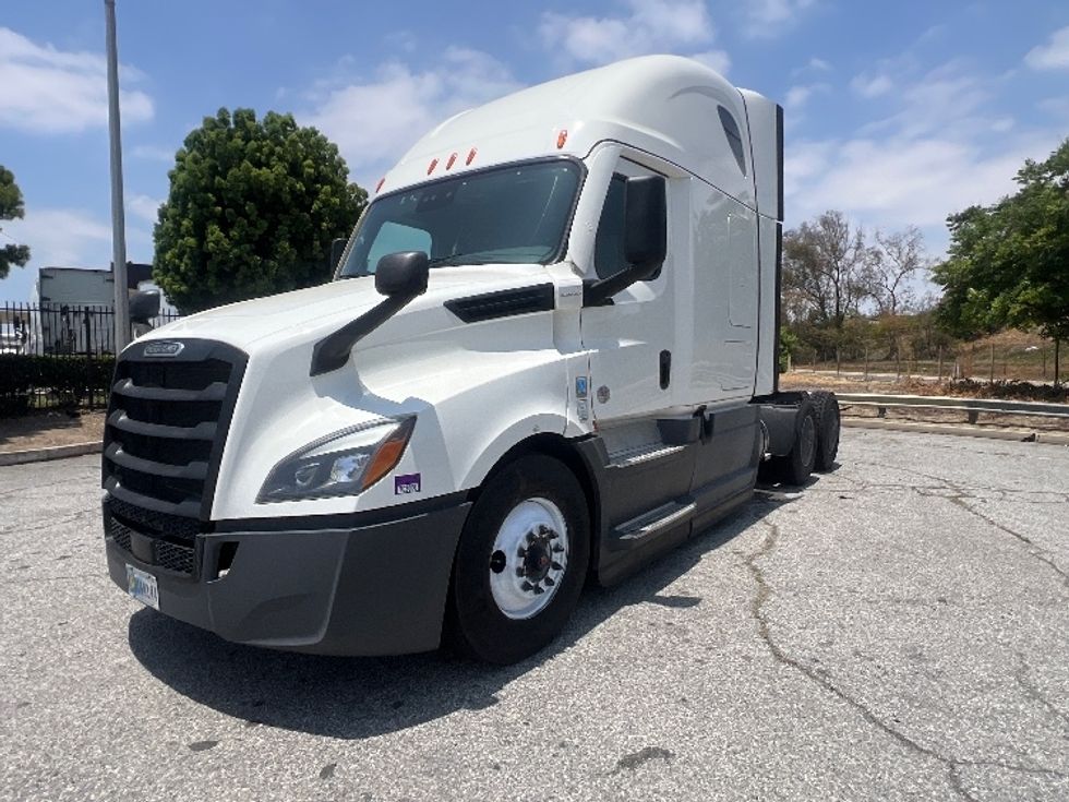Sleeper Tractor-Heavy Duty Tractors-Freightliner-2021-T12664ST-La Mirada-CA-537,807\n\t\tmiles-$ 66,750 - Image 3
